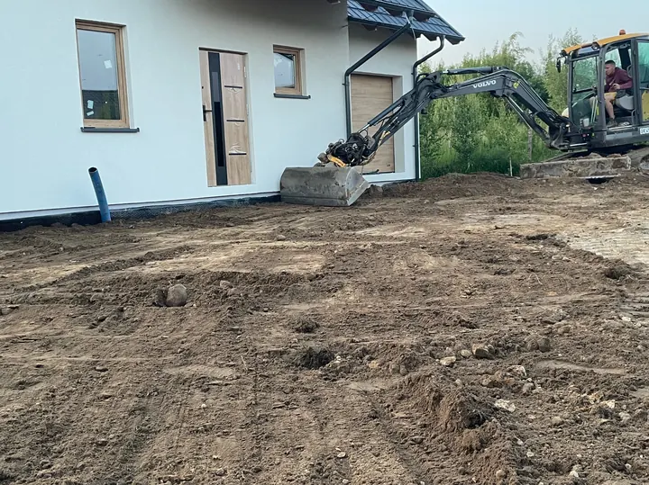 Kompleksowe przygotowanie działki wokół domu